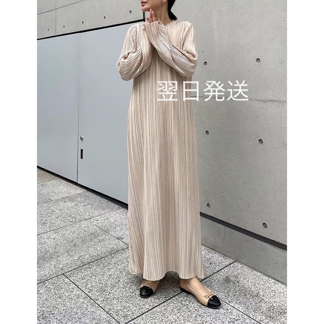 ClaSTEllaR PLEATED LONG DRESS