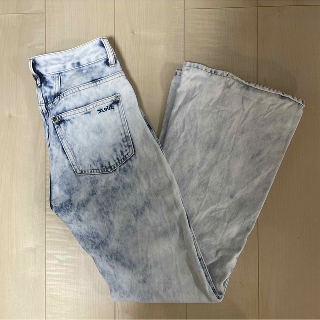 X-girl(エックスガール)のエックスガール LOOSE FIT DENIM FLARE PANTS Mサイズ レディースのパンツ(デニム/ジーンズ)の商品写真