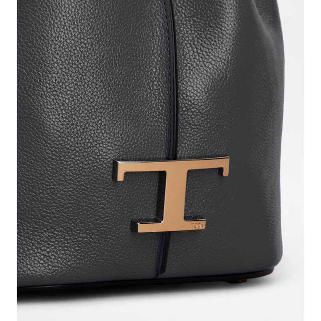 TOD'S(トッズ)のトッズ　TODS T タイムレス レザー バケット バッグ マイクロ★ブラック レディースのバッグ(ショルダーバッグ)の商品写真