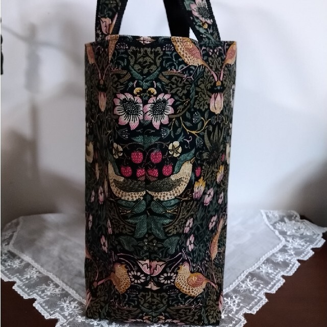 ウィリアムモリス いちご泥棒 厚手オックスのトートバッグの通販 by
