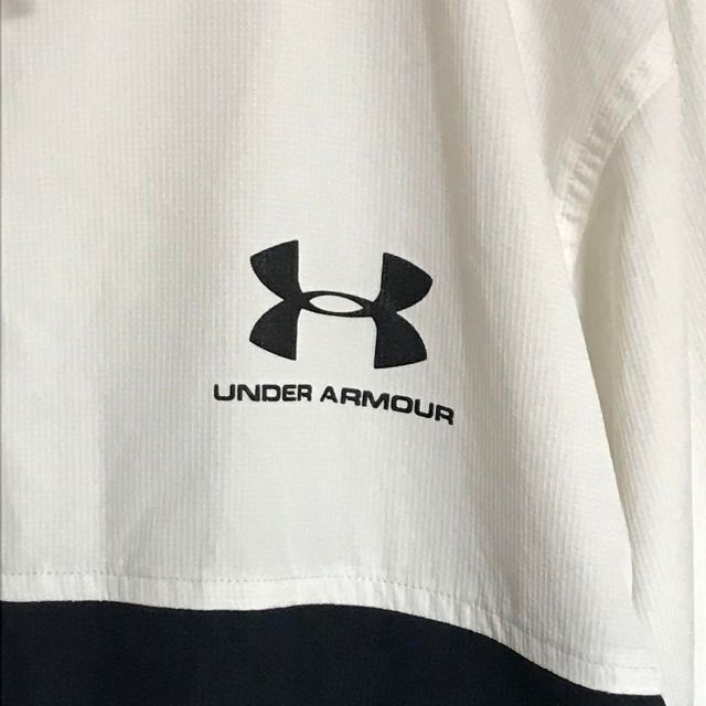 UNDER ARMOUR(アンダーアーマー)の【人気】アンダーアーマー⭐︎ロゴ入りナイロンジャケット　薄手　裏メッシュ　F63 メンズのジャケット/アウター(ナイロンジャケット)の商品写真