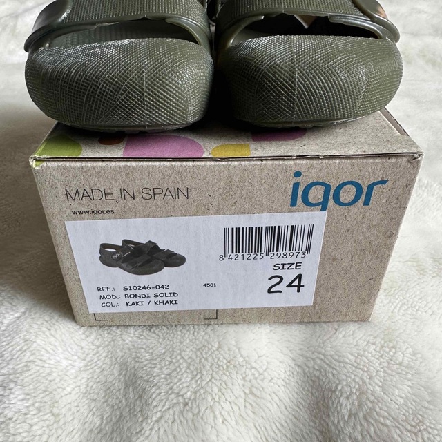 igor(イゴール)の【s様専用】新品未使用 igor BONDI SANDAL SOLID カーキ キッズ/ベビー/マタニティのキッズ靴/シューズ(15cm~)(サンダル)の商品写真