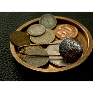 ＃B32 UK Coin Brooch(ブローチ/コサージュ)