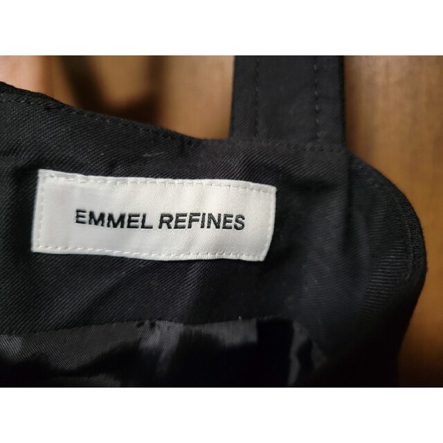 UNITED ARROWS green label relaxing(ユナイテッドアローズグリーンレーベルリラクシング)の未使用　EMMEL REFINES　ゴールドバックルジャンパースカート レディースのワンピース(ひざ丈ワンピース)の商品写真