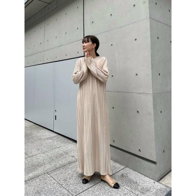 ClaSTEllaR PLEATED LONG DRESS