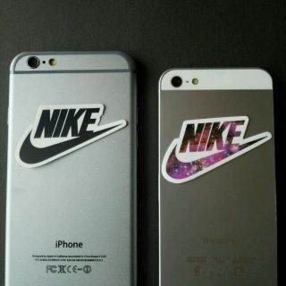 Nike Nike ナイキ Iphone用 ステッカー 2枚セット 防水の通販 ラクマ