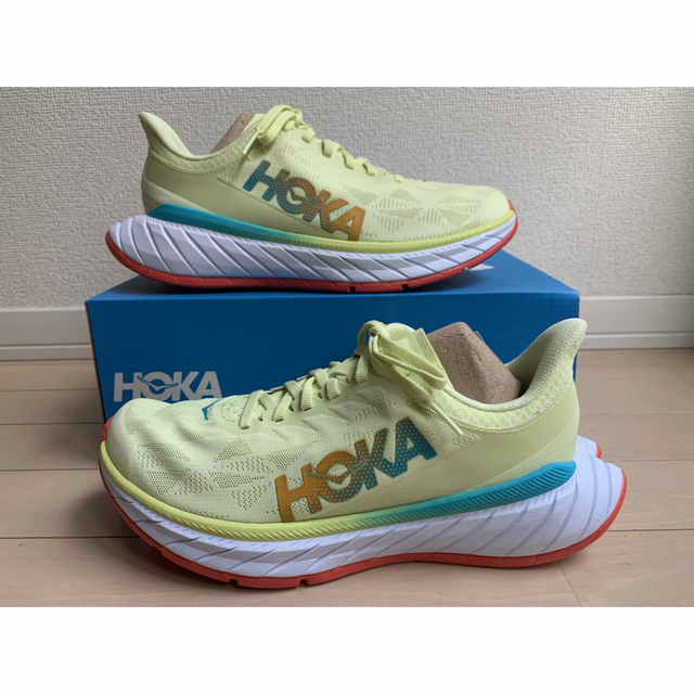 HOKA ONE ONE(ホカオネオネ)の【新品】HOKA ONE ONEホカオネオネ　CARBON Ⅹ 2◆25.5㎝ スポーツ/アウトドアのランニング(シューズ)の商品写真