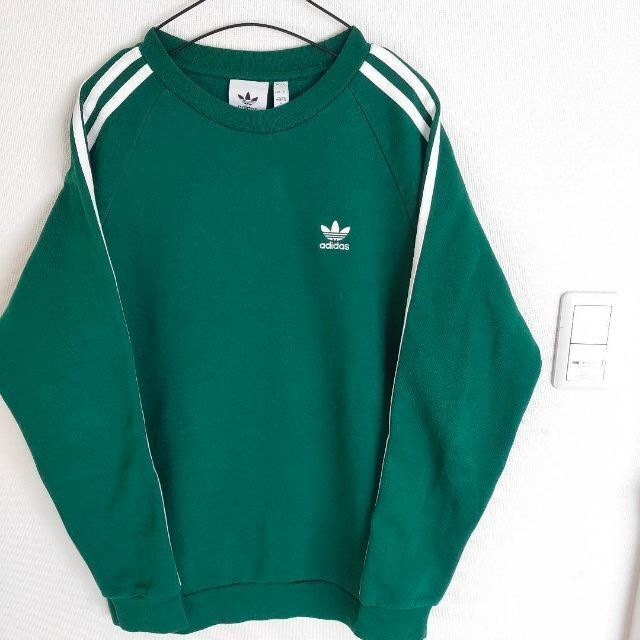 Originals（adidas）(オリジナルス)のアディダス 緑 裏起毛 スウェット トレーナー adidas スリーストライプス メンズのトップス(スウェット)の商品写真