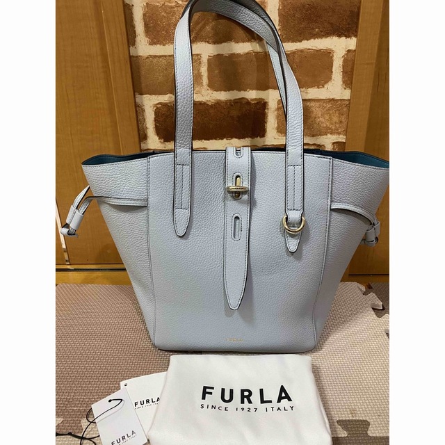 希少　FURLA トートバッグM 水色