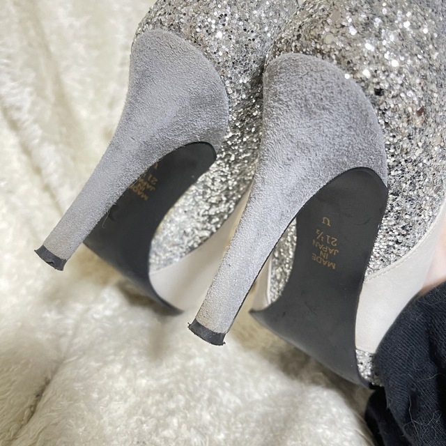 DIANA(ダイアナ)のDiana グレー　スパンコール　パンプス レディースの靴/シューズ(ハイヒール/パンプス)の商品写真