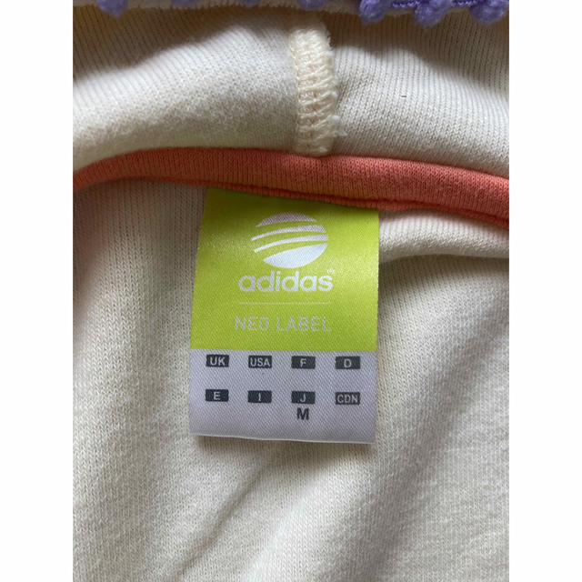 adidas(アディダス)のアディダス　部屋着　パーカー　M レディースのルームウェア/パジャマ(ルームウェア)の商品写真