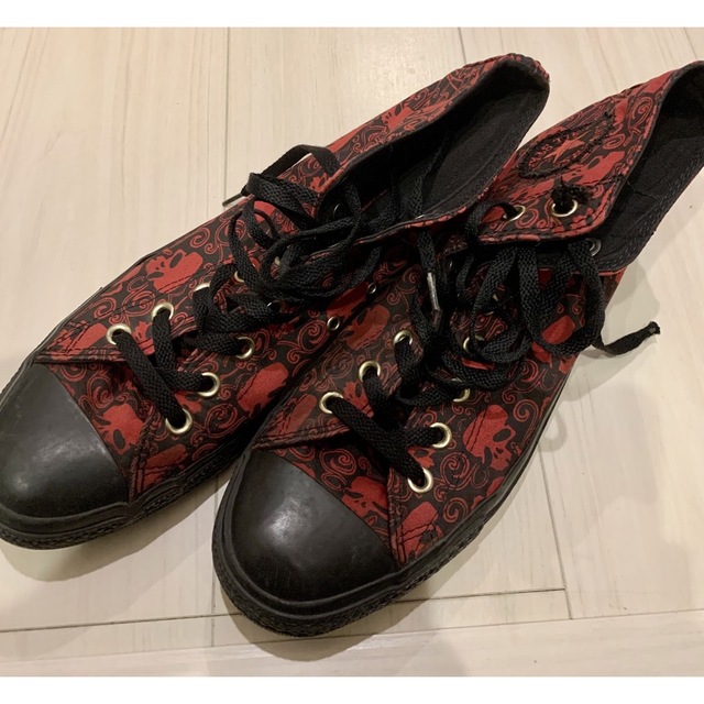 CONVERSE(コンバース)のCONVERSE コンバース　スカル　ハイカット　赤黒　レア　US メンズの靴/シューズ(スニーカー)の商品写真