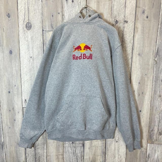 Red Bull(レッドブル)のレッドブル　企業ロゴ　シンプル　海外製　古着　長袖　プルオーバー　パーカー メンズのトップス(パーカー)の商品写真