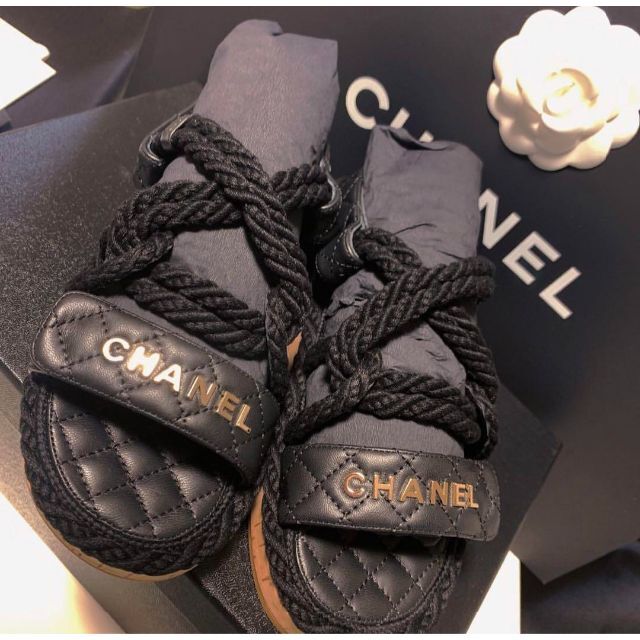 CHANEL サンダル 黒×ゴールド サイズ35-