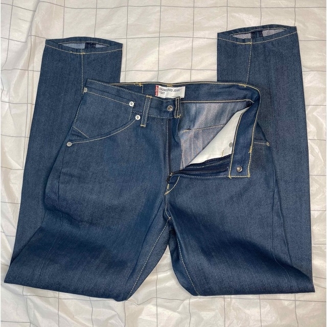 Levi's(リーバイス)のLevi's ENGINEERED＊立体裁断＊タイトフィット＊W29＊送込＊即買 レディースのパンツ(デニム/ジーンズ)の商品写真