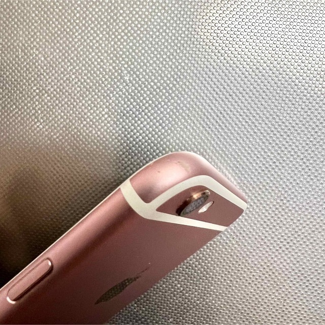 Apple(アップル)のiPhone 6s Rose Gold 16 GB SIMフリー スマホ/家電/カメラのスマートフォン/携帯電話(スマートフォン本体)の商品写真