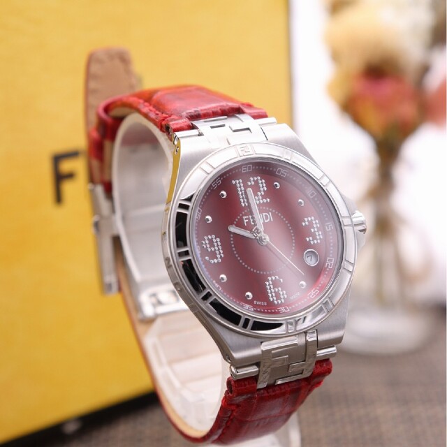 ほぼ未使用【新品電池】FENDI 4600M/超美品 レッドシェル 動作良好