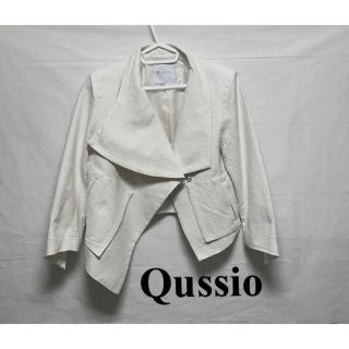 クーシオ(Qussio)のクーシオ★ダイアゴナルカットアシメジャケット38/オフホワイト/ショートジャケ(その他)