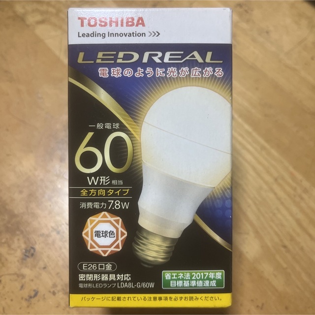 東芝 LDA8L-G/60W[電球色] インテリア/住まい/日用品のライト/照明/LED(蛍光灯/電球)の商品写真
