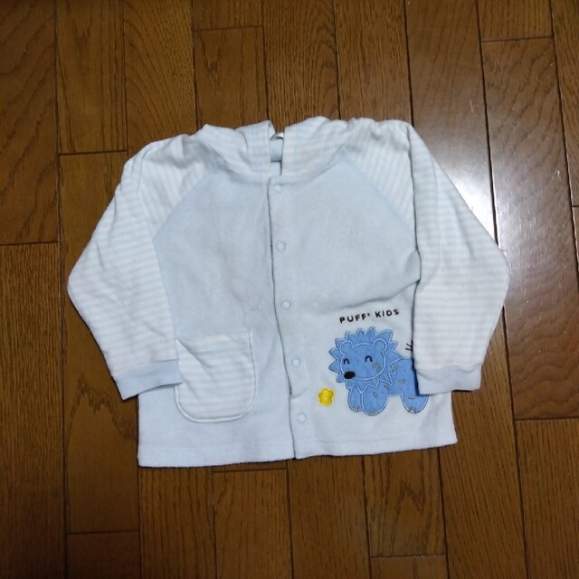 男児　ﾊﾟｰｶｰ　パイル地　水色　90cm キッズ/ベビー/マタニティのキッズ服男の子用(90cm~)(ジャケット/上着)の商品写真