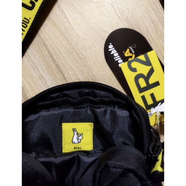 XLARGE(エクストララージ)のラストワンSALE✨XLARGE FR2 コラボ ショルダーバッグ  メンズのバッグ(ショルダーバッグ)の商品写真