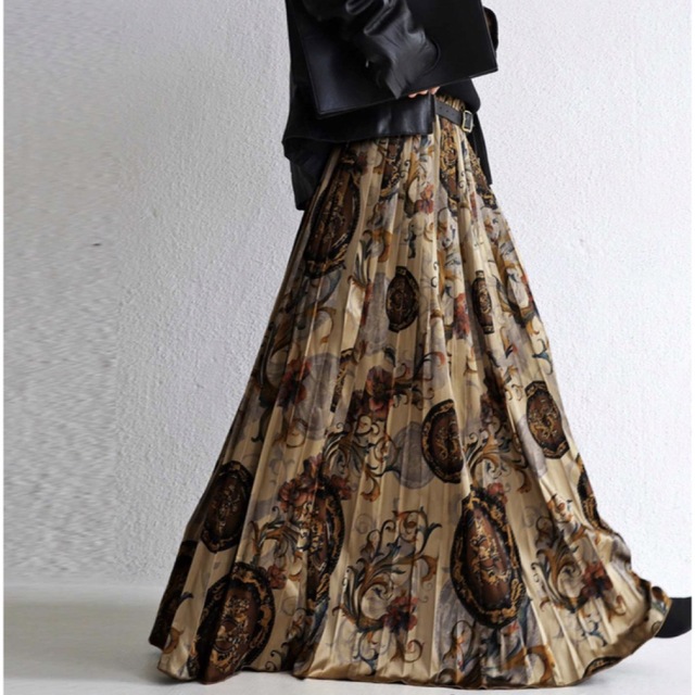 高級感たっぷりな、アンティーク柄プリーツスカート。 レディースのスカート(ロングスカート)の商品写真