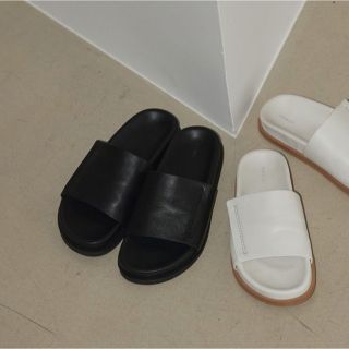 トゥデイフル(TODAYFUL)のLeather Slide Sandals 38 black TODAYFUL(サンダル)