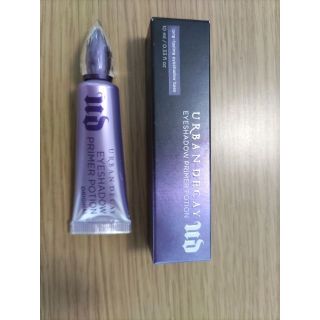 URBAN DECAY　アーバンディケイ　アイシャドウプライマーポーション(化粧下地)