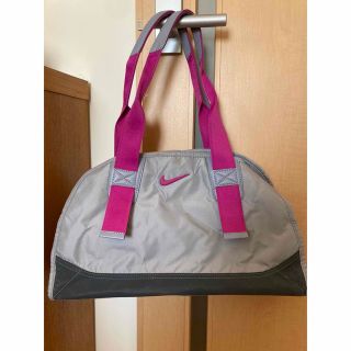 ナイキ(NIKE)のナイキ　NIKE バッグ　ピンク　グレー(ショルダーバッグ)