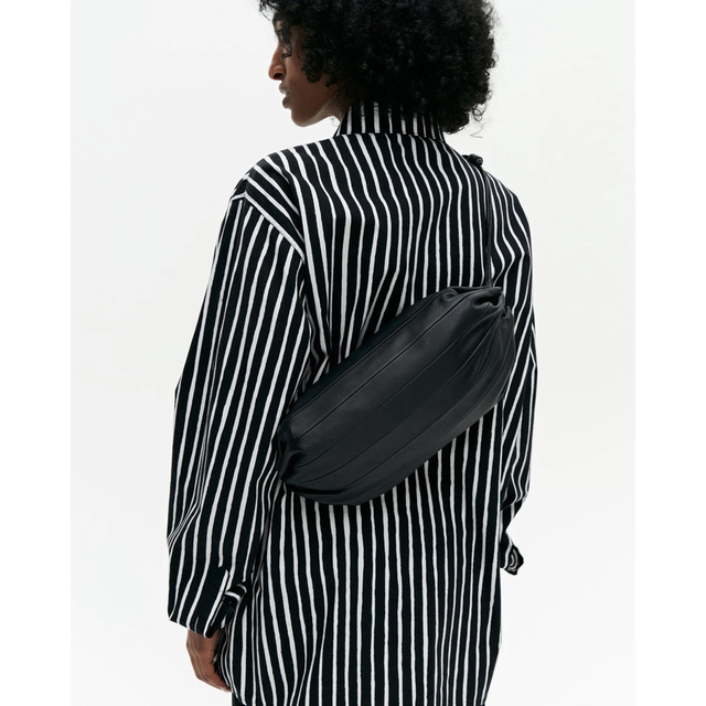 Karla ショルダーバッグ マリメッコ marimekko レザーバッグ