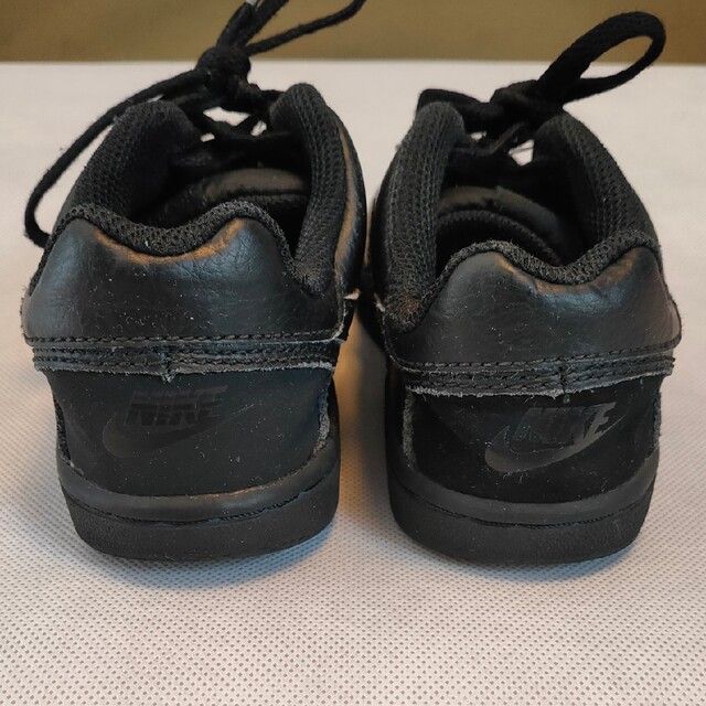 NIKE(ナイキ)のNIKE 子供用スニーカー  17cm ブラック キッズ/ベビー/マタニティのキッズ靴/シューズ(15cm~)(スニーカー)の商品写真