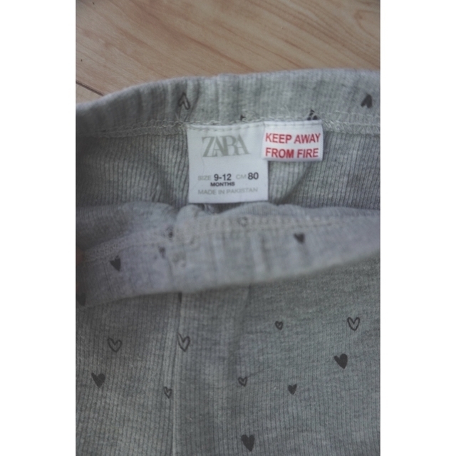 ZARA KIDS(ザラキッズ)のZARA 80cm 女の子パンツ2点セット キッズ/ベビー/マタニティのベビー服(~85cm)(パンツ)の商品写真