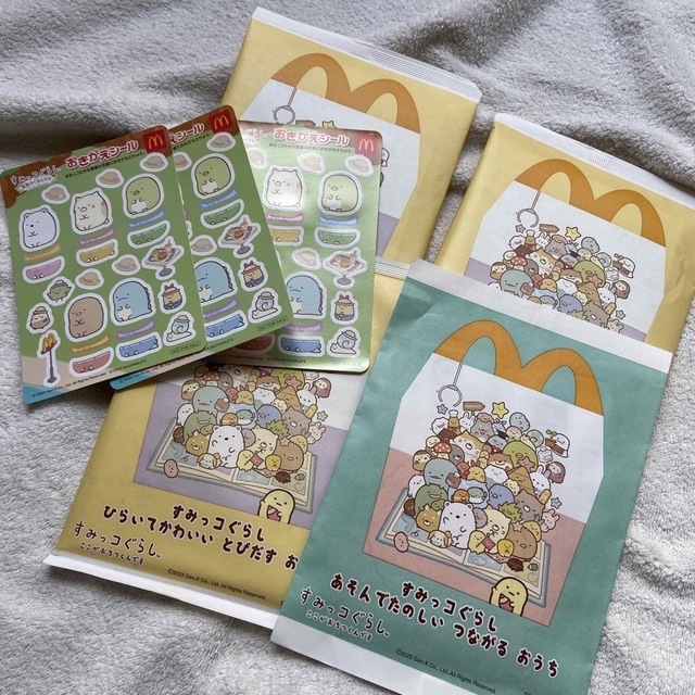 すみっコぐらし　マクドナルド　マック ハッピーセット　4点セット エンタメ/ホビーのおもちゃ/ぬいぐるみ(キャラクターグッズ)の商品写真