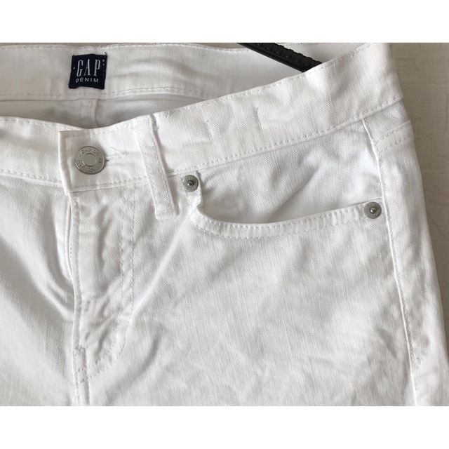 GAP(ギャップ)の【GAP】美品❗️レディース白デニム ジーンズ レディースのパンツ(デニム/ジーンズ)の商品写真