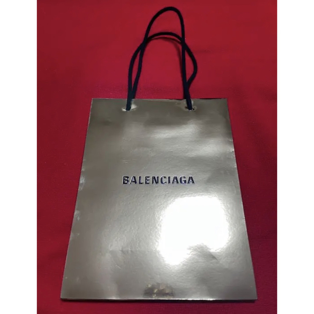 Balenciaga(バレンシアガ)のレア！新品　BALENCIAGA バレンシアガ　紙袋　ゴールド　金 レディースのバッグ(ショップ袋)の商品写真