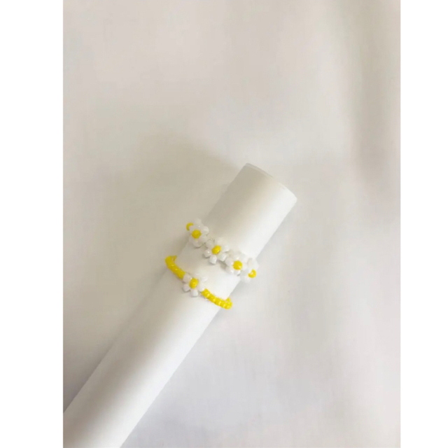 ビーズリング　2点セット　white×yellow ハンドメイドのアクセサリー(リング)の商品写真