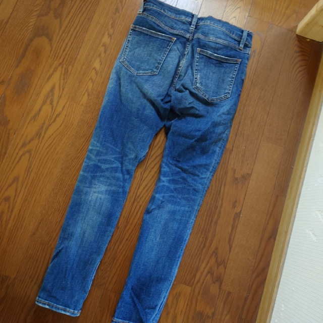 AZUL by moussy(アズールバイマウジー)のダメージジーンズ メンズのパンツ(デニム/ジーンズ)の商品写真