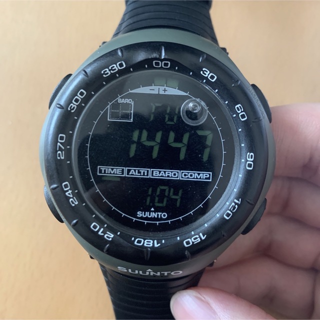 SUUNTO スント VECTOR ベクター カーキ 腕時計 大好き 8232円引き