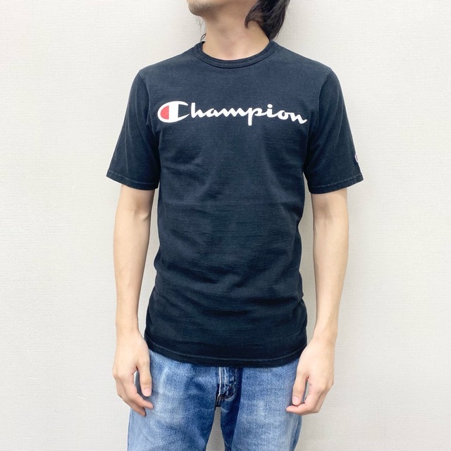 Champion(チャンピオン)のUS古着 チャンピオン Champion Tシャツ 半袖 スクリプトロゴ プリント サイズ：メンズ S ブラック【中古】 メンズのトップス(Tシャツ/カットソー(半袖/袖なし))の商品写真