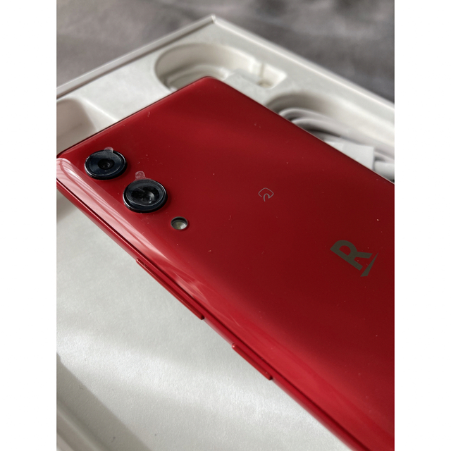 Rakuten Hand 5G Red P780 モバイル