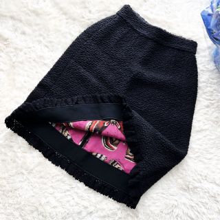 ドルチェアンドガッバーナ(DOLCE&GABBANA)の美品　DOLCE&GABBANAドルガバ  蝶々　ツイード　スカート　シルク(ひざ丈スカート)