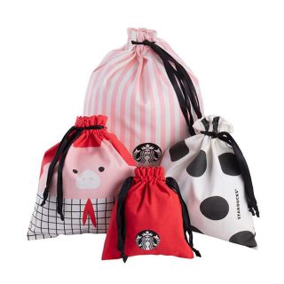 スターバックスコーヒー(Starbucks Coffee)の台湾 スターバックス ブタちゃん 巾着4点セット(ポーチ)