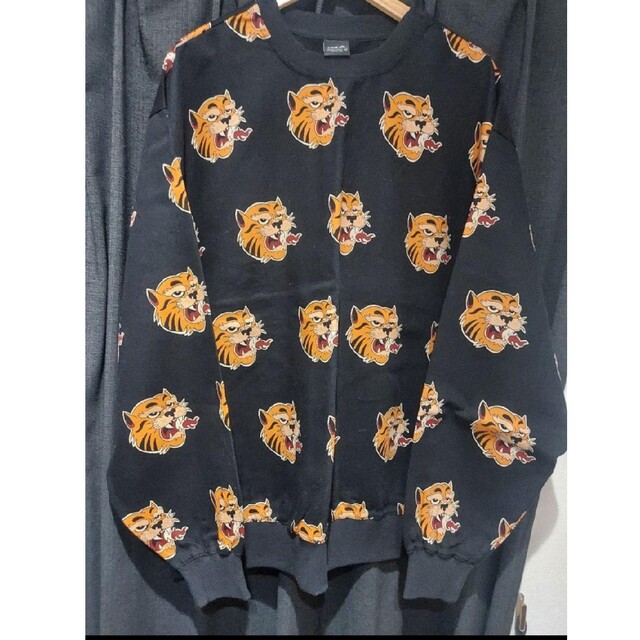 ZARA - ZARA 虎柄オーバーサイズスウェットの通販 by たくみっき ZARA - ZARA 虎柄オーバーサイズスウェットの通販 by たくみっき