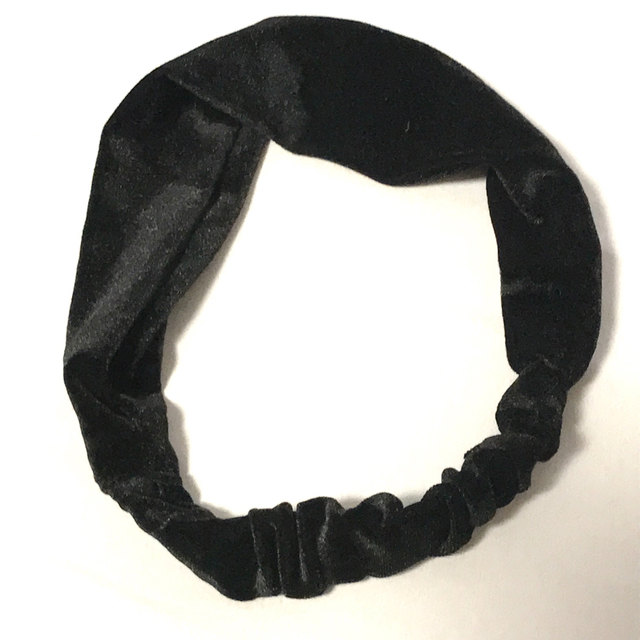 黒ヘアバンド　ベロア レディースのヘアアクセサリー(ヘアバンド)の商品写真