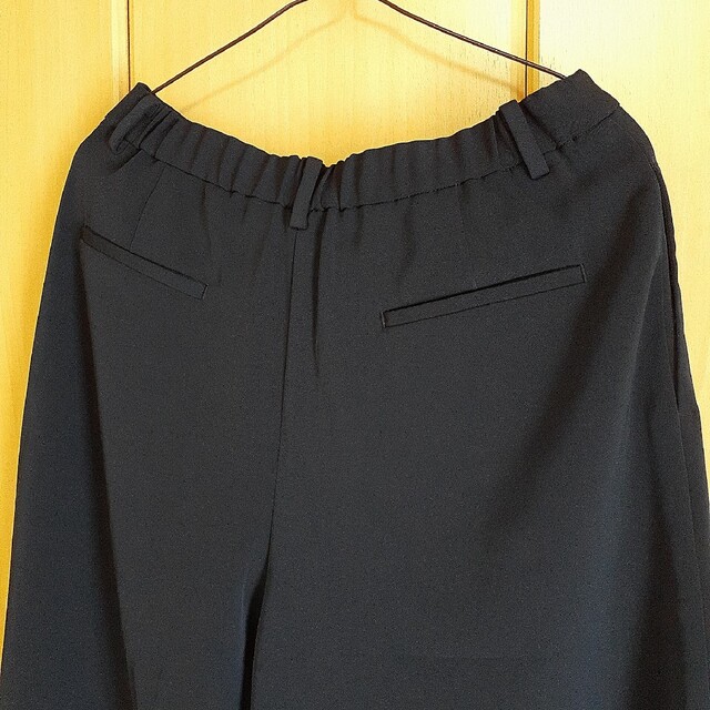 UNIQLO(ユニクロ)のユニクロ　ガウチョパンツ　キュロットスカート　紺色 レディースのパンツ(キュロット)の商品写真