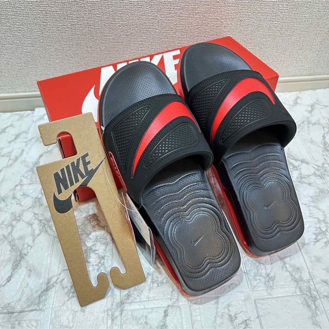 新品 未使用 NIKE AIRMAX CIRRO SLIDE ブラック/レッド