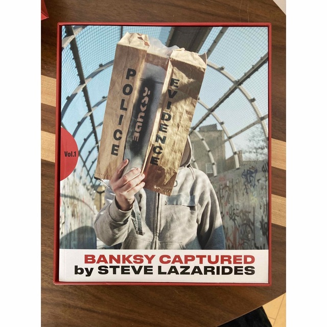 BANKSY CAPTURED by STEVE LAZARIDES  エンタメ/ホビーの本(アート/エンタメ)の商品写真