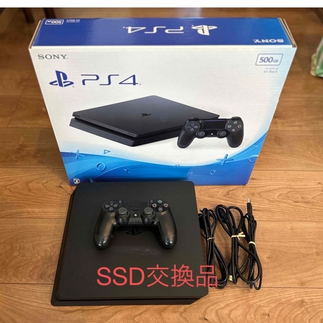 SONY(ソニー)のPS4 本体 CUH-2000A B01 500GB SSD交換品 エンタメ/ホビーのゲームソフト/ゲーム機本体(家庭用ゲーム機本体)の商品写真