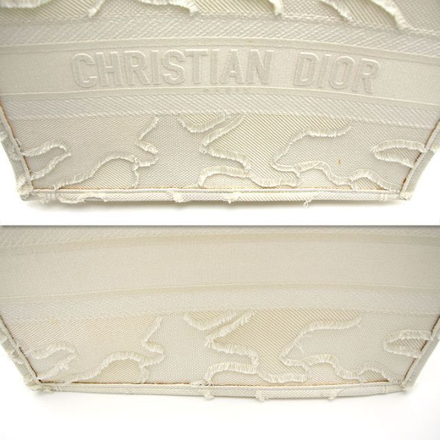 Christian Dior(クリスチャンディオール)の良品 ディオール ブックトート ミディアム M1296ZWAH 白迷彩 Dior レディースのバッグ(トートバッグ)の商品写真