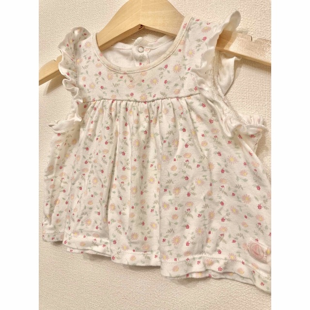 PETIT BATEAU(プチバトー)のプチバトー　花柄セットアップ　6m キッズ/ベビー/マタニティのベビー服(~85cm)(シャツ/カットソー)の商品写真